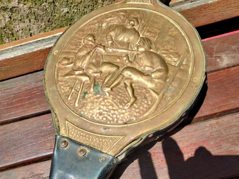 vintage Bellows-Wood Front Sheet Brass Publican SceneNozzle Base metal LOOK At My BUY NOW-NO WAITING