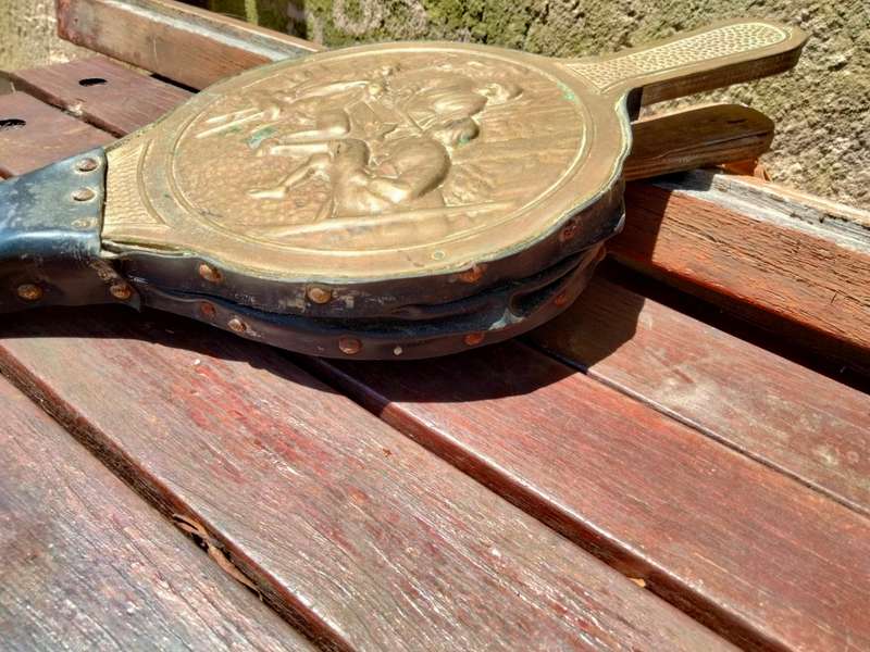 vintage Bellows-Wood Front Sheet Brass Publican SceneNozzle Base metal LOOK At My BUY NOW-NO WAITING