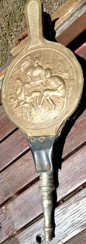 vintage Bellows-Wood Front Sheet Brass Publican SceneNozzle Base metal LOOK At My BUY NOW-NO WAITING
