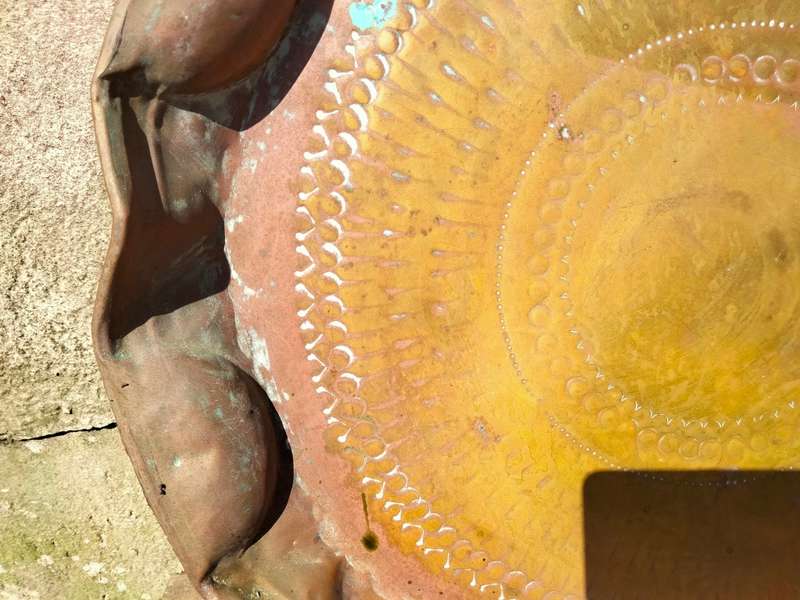 1 LARGE Round  BRASS TRAY 70 cm diam. depth 6 cm*Showing Ware *LOOK At My BUY NOW *NO WAITING