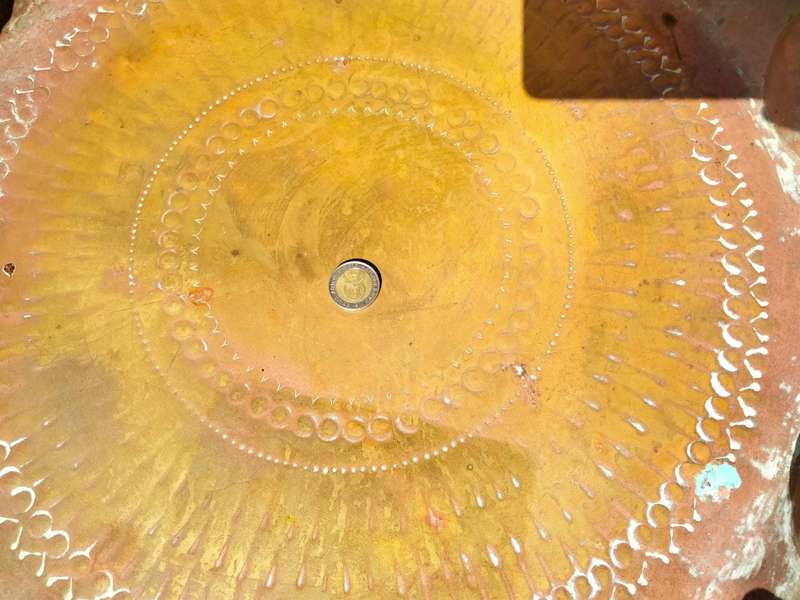 1 LARGE Round  BRASS TRAY 70 cm diam. depth 6 cm*Showing Ware *LOOK At My BUY NOW *NO WAITING