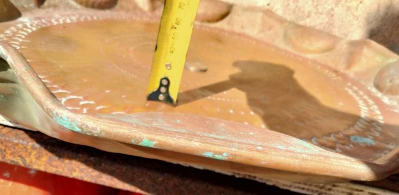 1 LARGE Round  BRASS TRAY 70 cm diam. depth 6 cm*Showing Ware *LOOK At My BUY NOW *NO WAITING