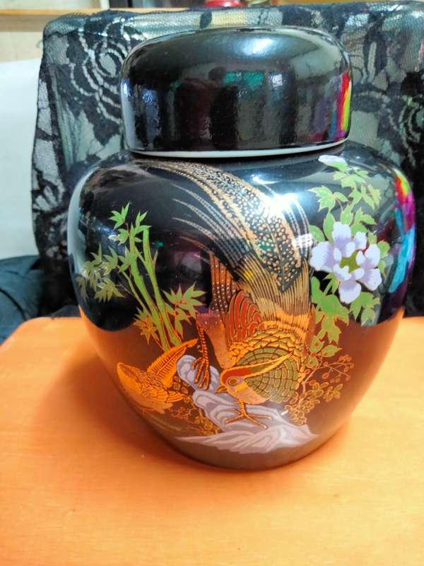 Oriental 2 Ginger Jars 1white blue Prunnis Flowers +1Peacocks Gilt trim LOOK AtMy BUY NOW*NO WAITING