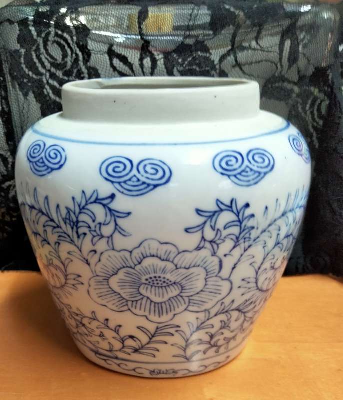 Oriental 2 Ginger Jars 1white blue Prunnis Flowers +1Peacocks Gilt trim LOOK AtMy BUY NOW*NO WAITING