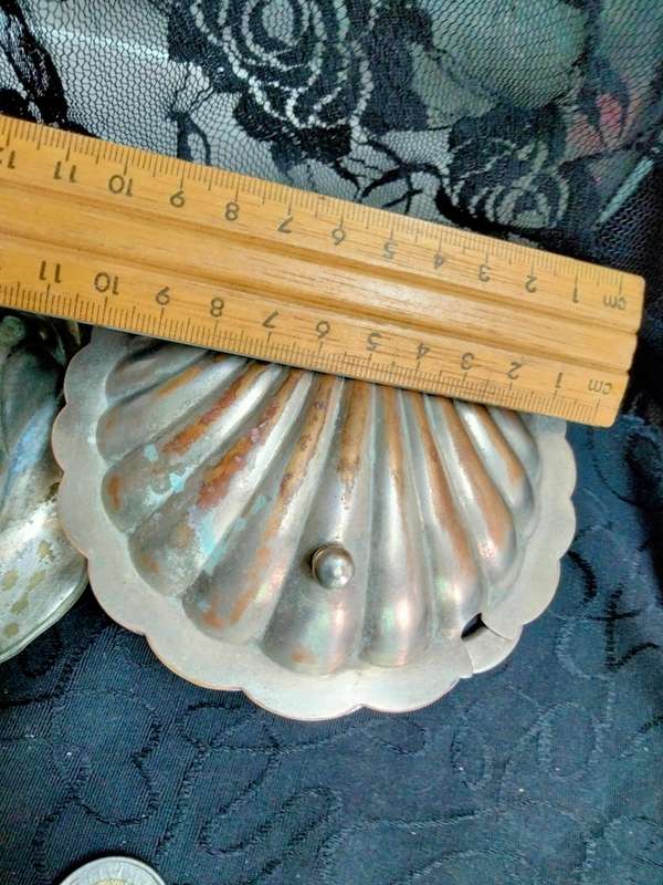 EPNS Clam shell Butter Dish+frostedGlass inner+1 Clam Shell dish+6Cocktail forks LOOK At My BUY NOW