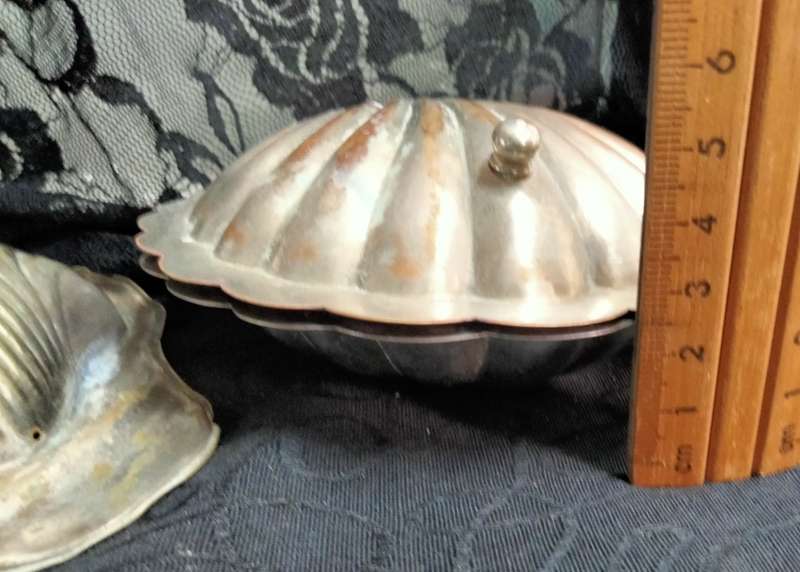 EPNS Clam shell Butter Dish+frostedGlass inner+1 Clam Shell dish+6Cocktail forks LOOK At My BUY NOW
