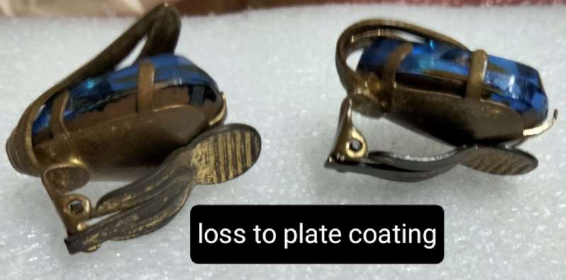 c1960 CLIP ON Earrings -Glass  Cut out leaf trim Gold tone LOOK at My BUY NOW NO WAITING