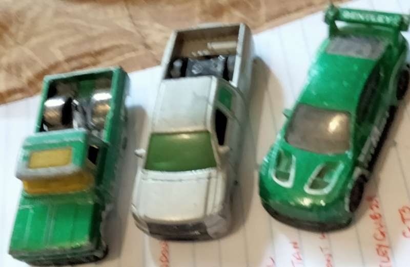 toys HOTWHEELS  3 cars - Custom 82` Chevy +Nissan Titan+ Bentley