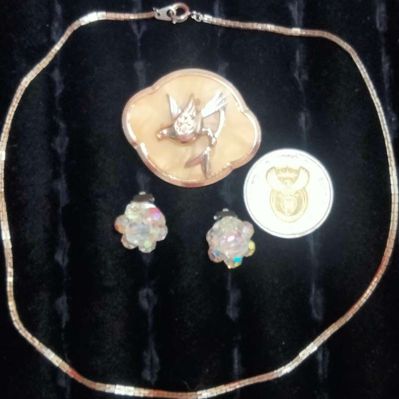 3 Items *1950/60s EARRINGS Clip on Rhinestone stone cut glass Crystals +Brooch+Chain silver tone