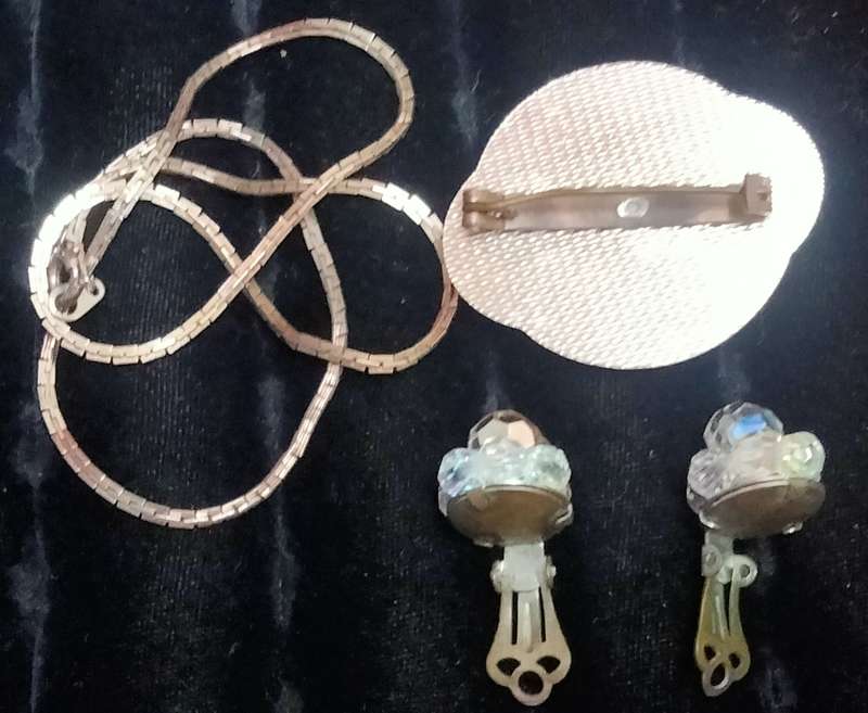 3 Items *1950/60s EARRINGS Clip on Rhinestone stone cut glass Crystals +Brooch+Chain silver tone