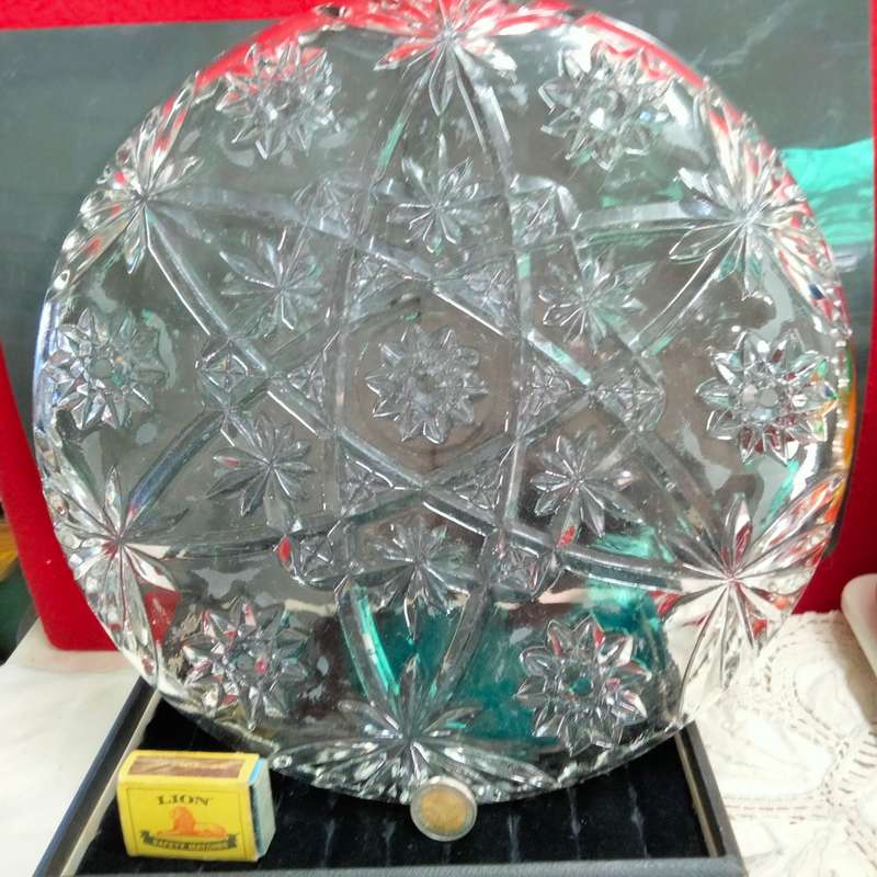 EXQUISITE**1950-60s Anchor Hocking Prescut Serving Platter OR Dressing table VANITY tray READ LOOK