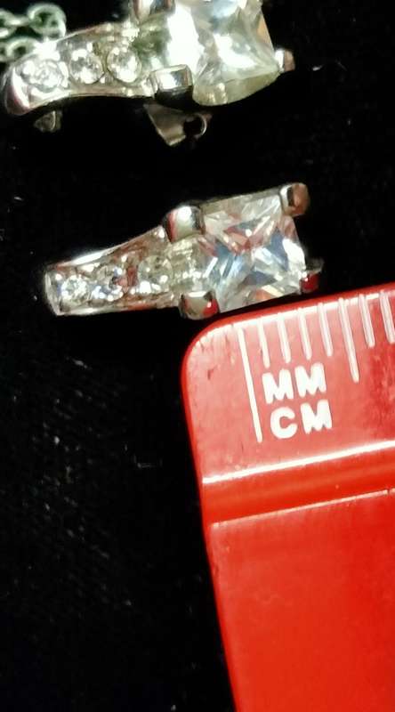Carlo Zucconi*CZ Diamond Collection Cubic Zirconia*Necklace+SILVER Chain silver tone in original box