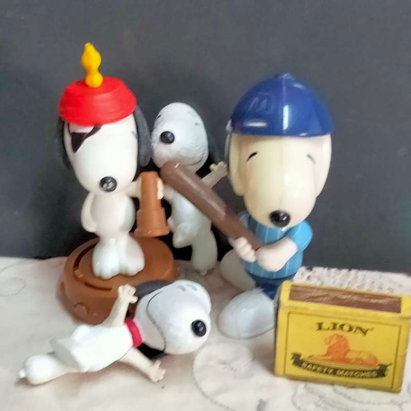 McDonald`s figurines SNOOPY Pirate Base Ball player 2 Same Look at my Buy Now listings No Waiting