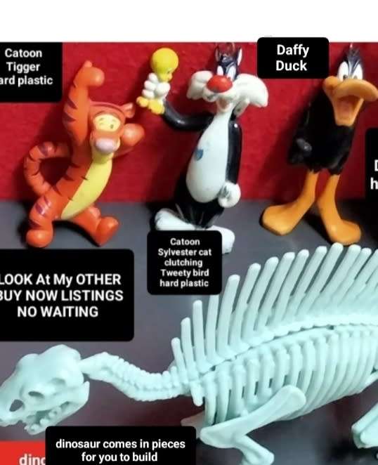 4*ITEMS *3 Catoon small figurines hard plastic bygone era+modern Dinosaur *in small pieces to build