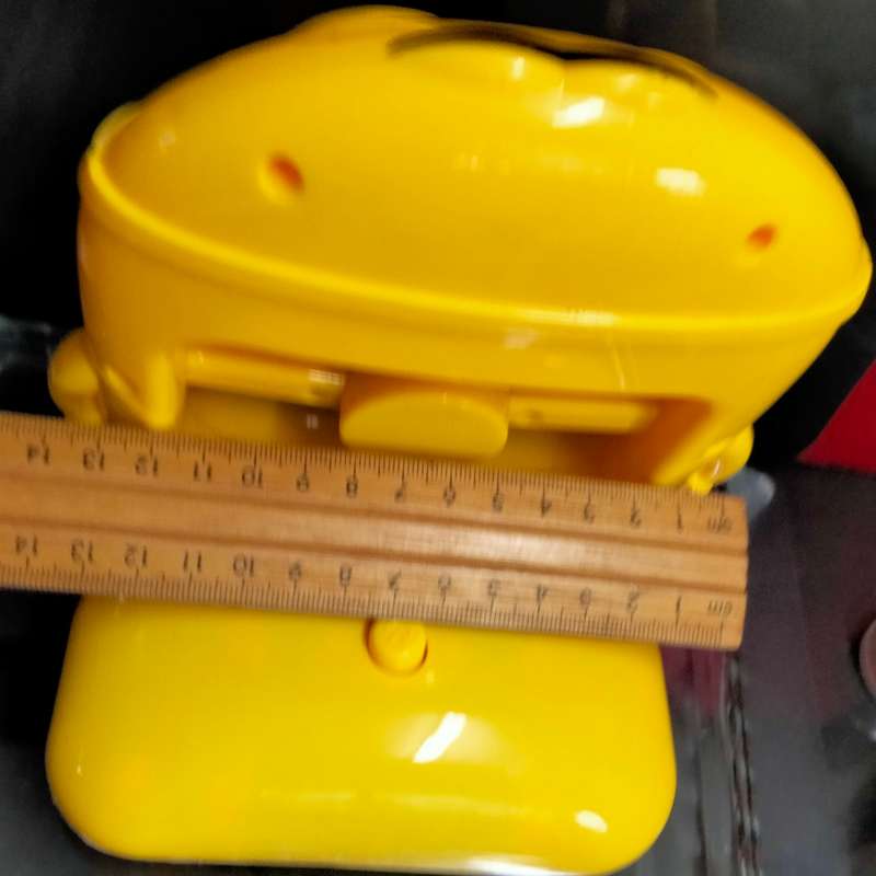 MINION Fan hard plastic NOT working  Look at my Buy Now listings No Waiting