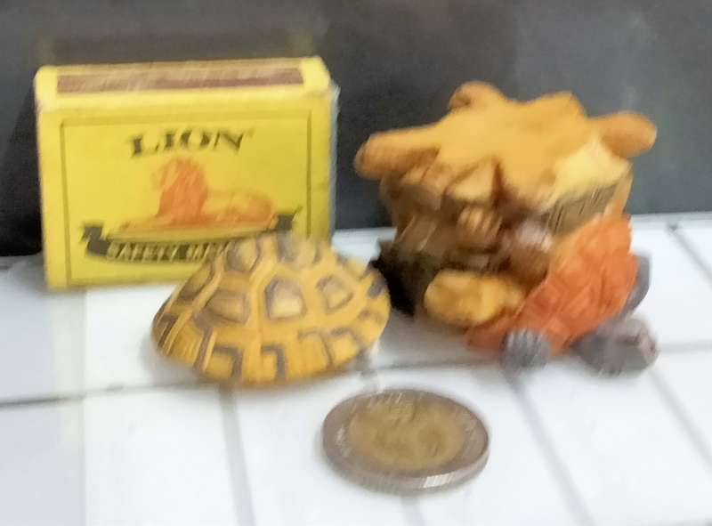 Pill Box lift of lid Tortoise Totem Pole small composite
