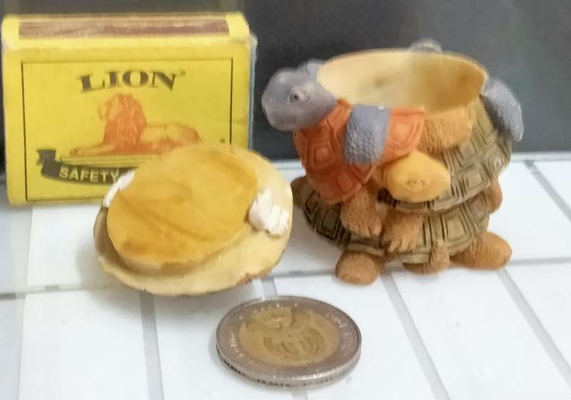 Pill Box lift of lid Tortoise Totem Pole small composite