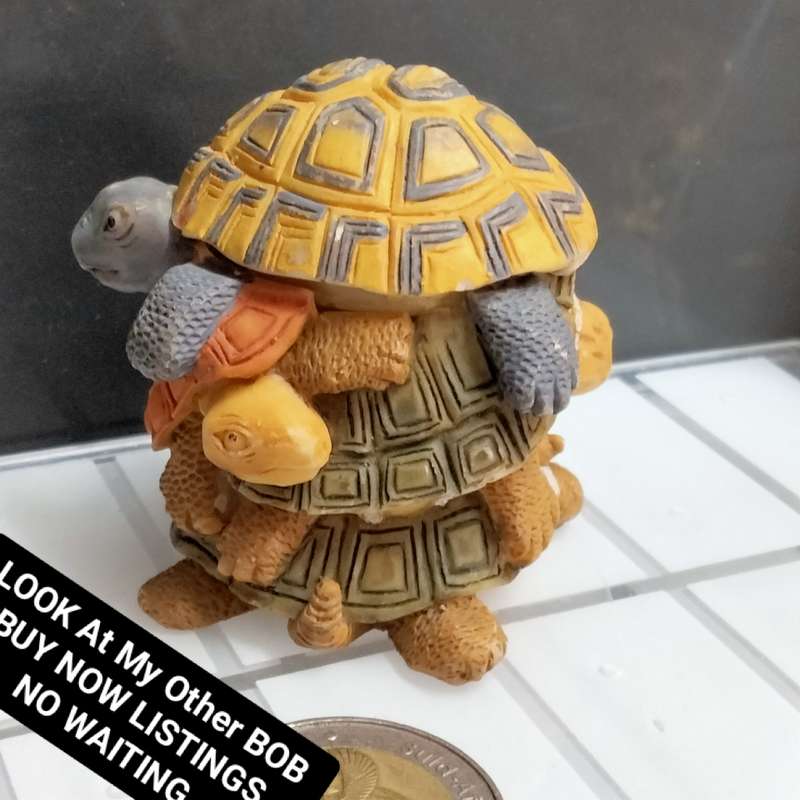 Pill Box lift of lid Tortoise Totem Pole small composite