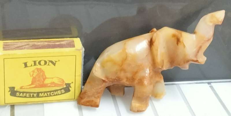 1 ONYX semi precious gemstone Elephant figurine Small  Note 3 feet damage still nice item