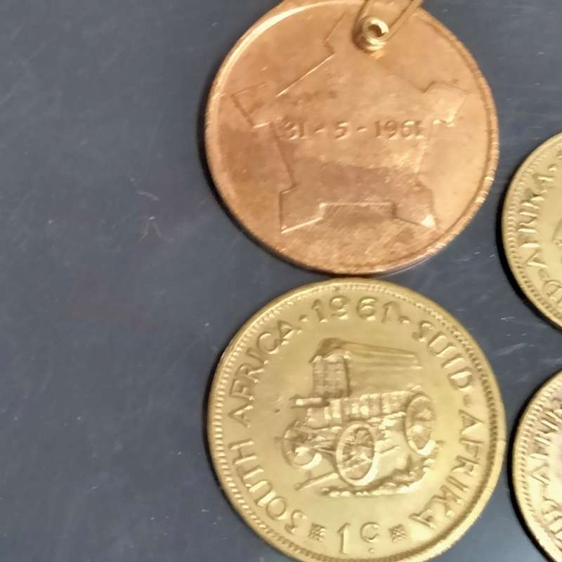 Souvenir Events Medal 31.5.1961 Formation of the Republic S.A. Bronze plate+60sCoins1/2 cents