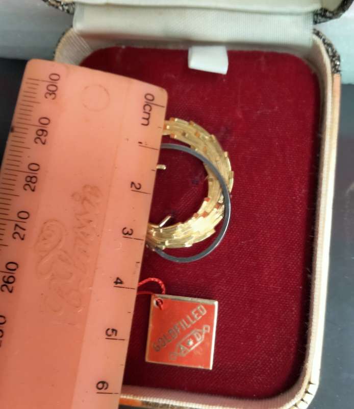Gold filled leaf brooch 14 KT + box vintage