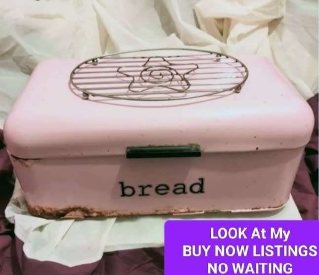 Pink Bread Tin  +Cooling rack - Distressed