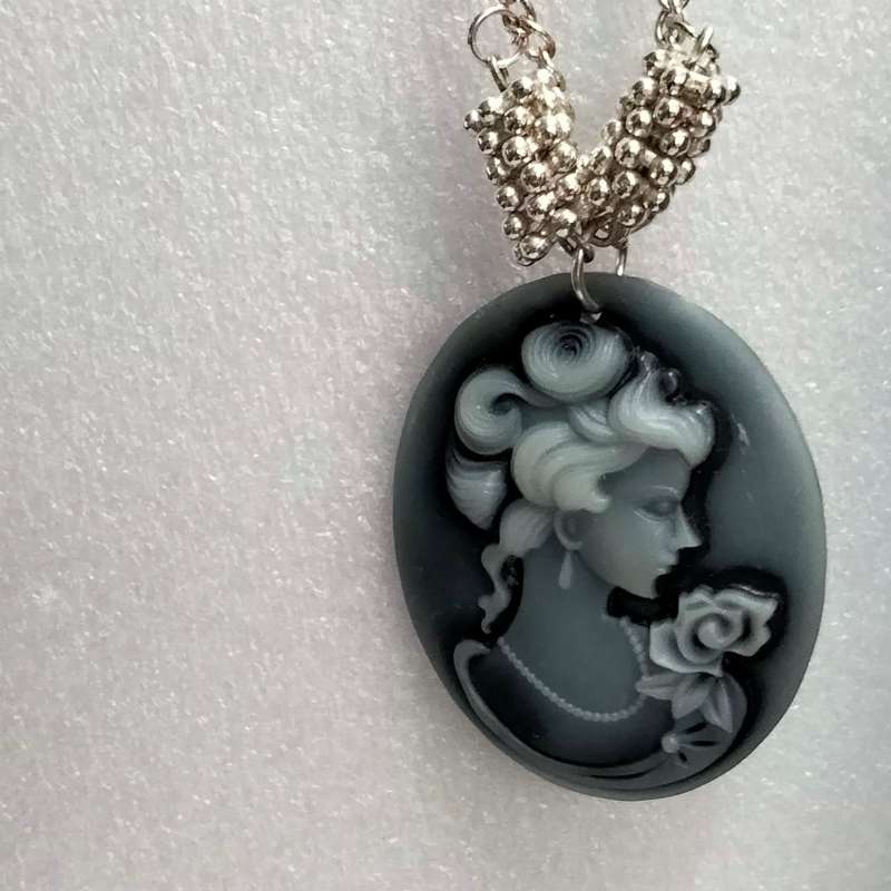 Necklace - Cameo Pendant composite + 2 spacers lobster clasp metal chain