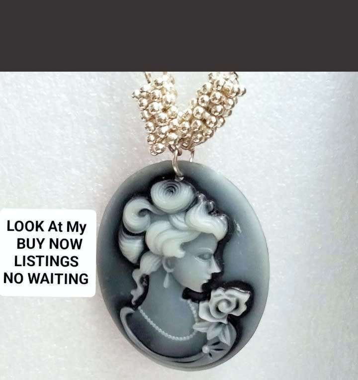 Necklace - Cameo Pendant composite + 2 spacers lobster clasp metal chain