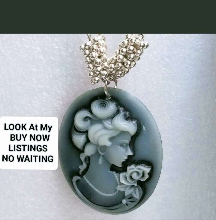 Necklace - Cameo Pendant composite + 2 spacers lobster clasp metal chain