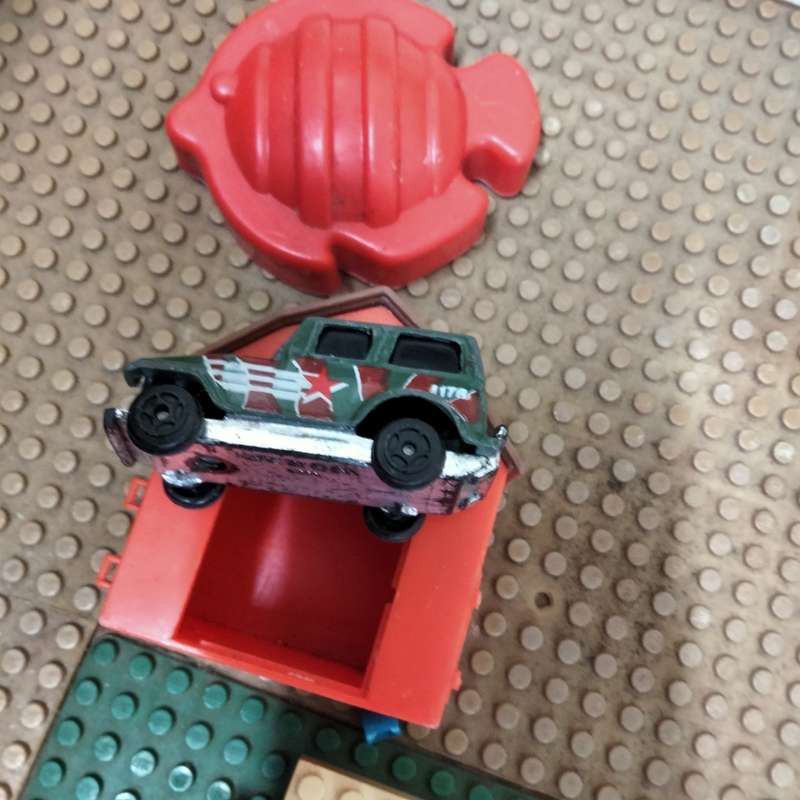 LEGO 2base plates on hardBoard+DIECAST JeepS8301 1:68 M178 Barn+oddLOOKatMy BUY NOW items NO WAITING