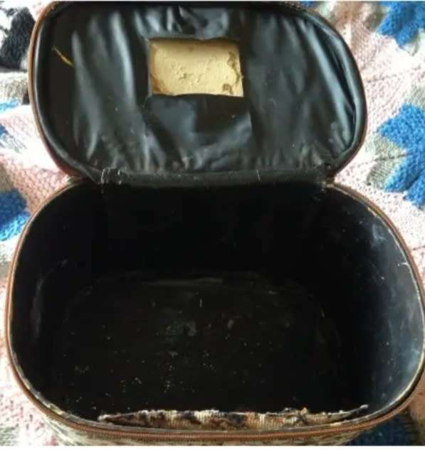 VANITY CASE vintage embroidery material Interior needs TLC missing small mirror