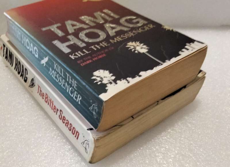 2 Books Author TAMI HOAG Kill the messenger+ The bitter season Soft cover Pre-owned