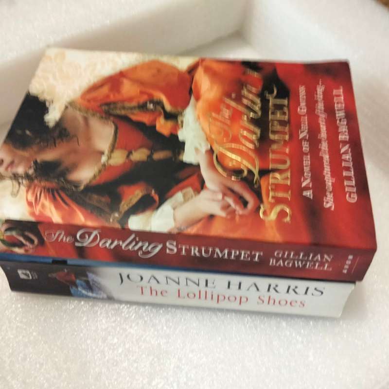 2 Books Author Joanne Harris Lollipop Shoes + Gillian Bagwell DARLING STRUMPET  Soft cover Pre-owned