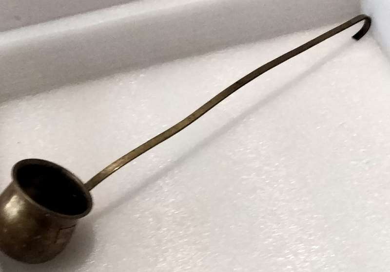 1 brass  RUM dipper long brass  handle oxidation PATINA - on RUM label is copper LOOK At My BUY NOW