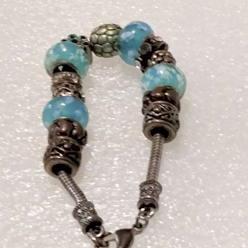 BRACELET Italian style 1 snake chain+ vintage charms and glass beads - silver tone metal core spacer