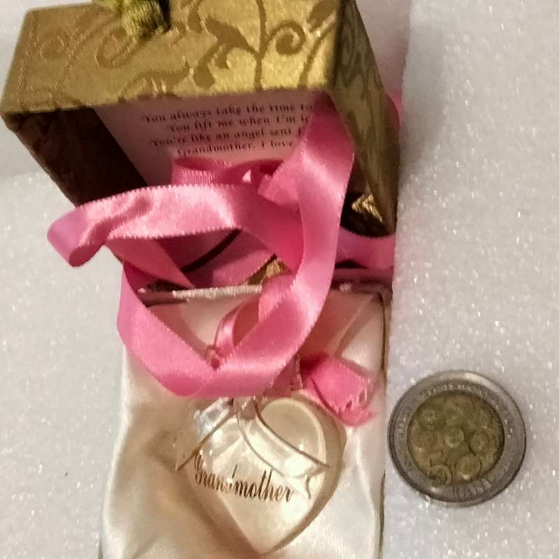 Glass Heart  - Grandmother Sentiment gilt trim Bow +Original box