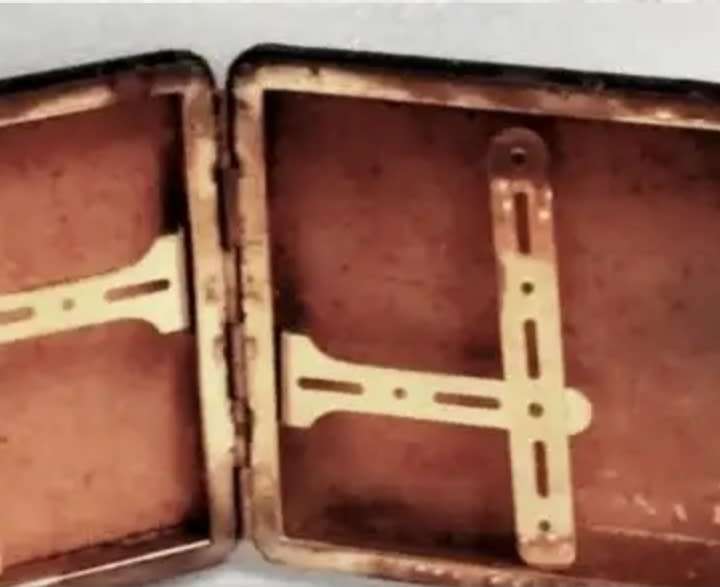 Cigarette Case vintage maker-Mona Lisa Look at my Buy Now listings No Waiting