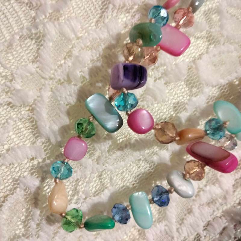 Necklace Genuine Mother of Pearl+ crystals cut glass Pastel shades hand knott between each bead