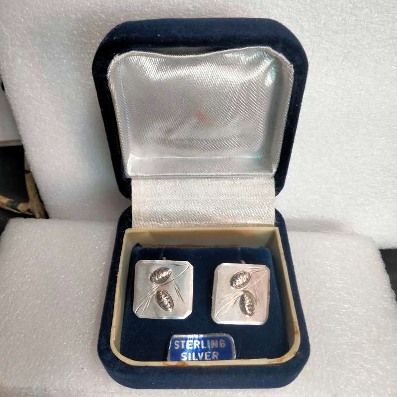 Sterling silver Earrings screw on Acorns +Box Look at my Buy Now listings No Waiting