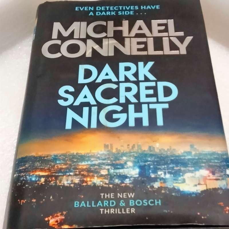 Michael Connelly Dark Sacred night 2018 author print signed signature pre-owned -soft cover-
