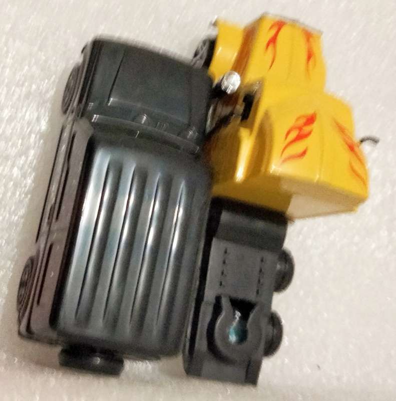 Suzuki Jimmy Tomica 2021 McDonald's + freight truck yellow red flames Look at my Buy Now No Waiting