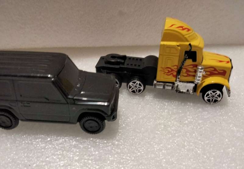 Suzuki Jimmy Tomica 2021 McDonald's + freight truck yellow red flames Look at my Buy Now No Waiting
