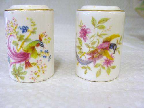 2 BEAUTIFUL-ENGLISH  BONE CHINA SALT & PEPPER POT-LANE END STOKE-ON-TRENT-ENGLAND