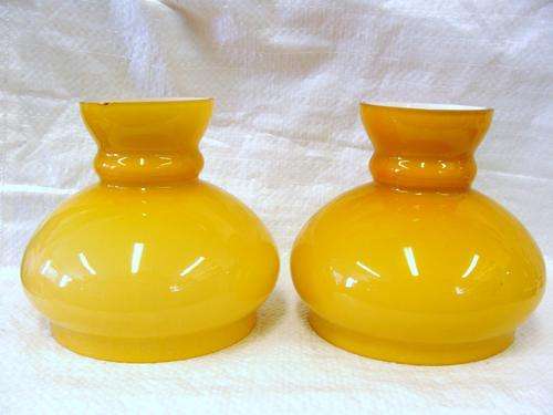 2 SMALL GLASS LAMP SHADES 1has chip see all picturesL@@K sneak preview other lighting bits