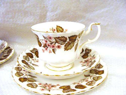 ROYAL ALBER -Linden Lea-TRIO  Pretty pink flowers Look at my Buy Now listings No Waiting