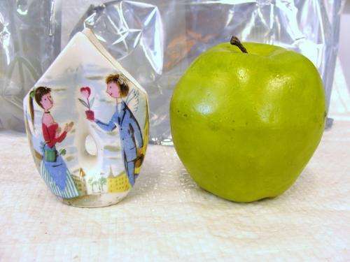 VASE -fine China 22 KARATE GOLD TRIM Miniature small LOOK At All My BUY NOW LISTINGS NO WAITING