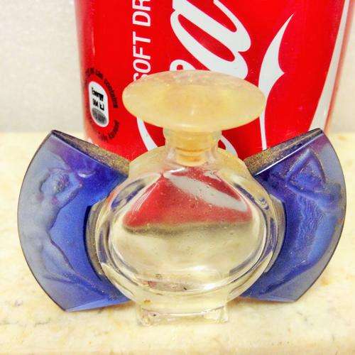 VINTAGE**AWSOME * small empty PERFUME BOTTLE with plastic blue wing with art deco figure on