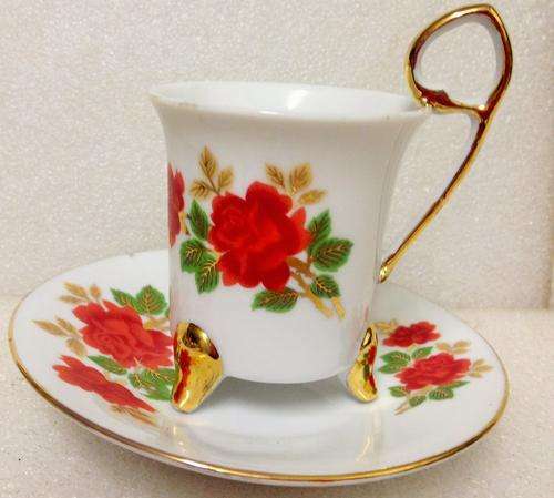 L@@K!!WOW*-1*DUO-  RED FLOWERS   GOLD TRIM  -CUP  0N FEET-BONE CHINA