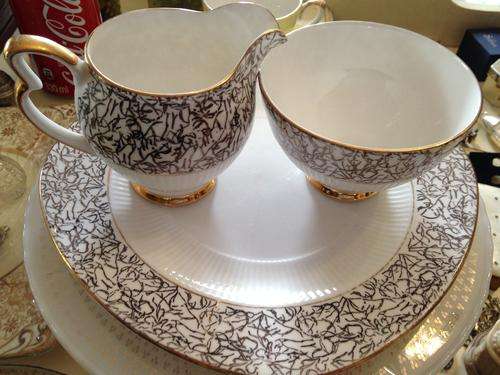 * COLCLOUGH- 1 xCake Plate [whole cake]JUG+Sugar Bowl- BONE CHINA- MADE IN ENGLAND