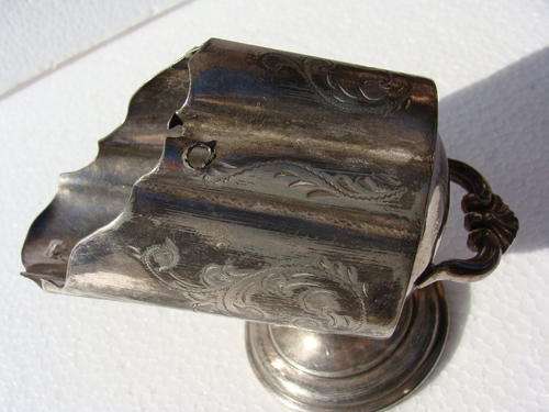 RELISTED DUE TO NON PAYMENT. ATTRACTIVE  DECORATIVE SILVER  PLATED  SUGAR  SCOOP +BABY  METAL SCOUP
